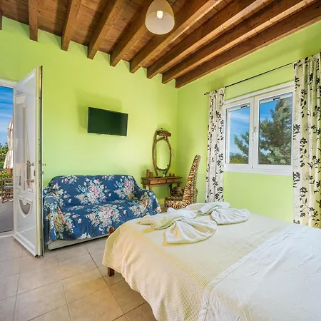 Moudilos 1 アパート *